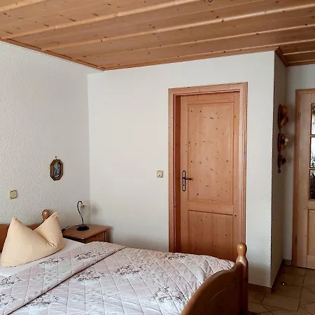 Und Eiscafe Frank Guest house Leimbach (Wartburgkreis)