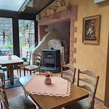 Guest house Und Eiscafe Frank Leimbach (Wartburgkreis)