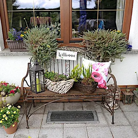 Und Eiscafe Frank Guest house Leimbach (Wartburgkreis)
