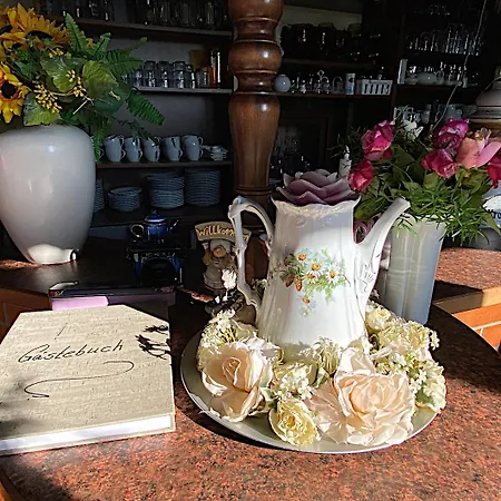 Und Eiscafe Frank Guest house *